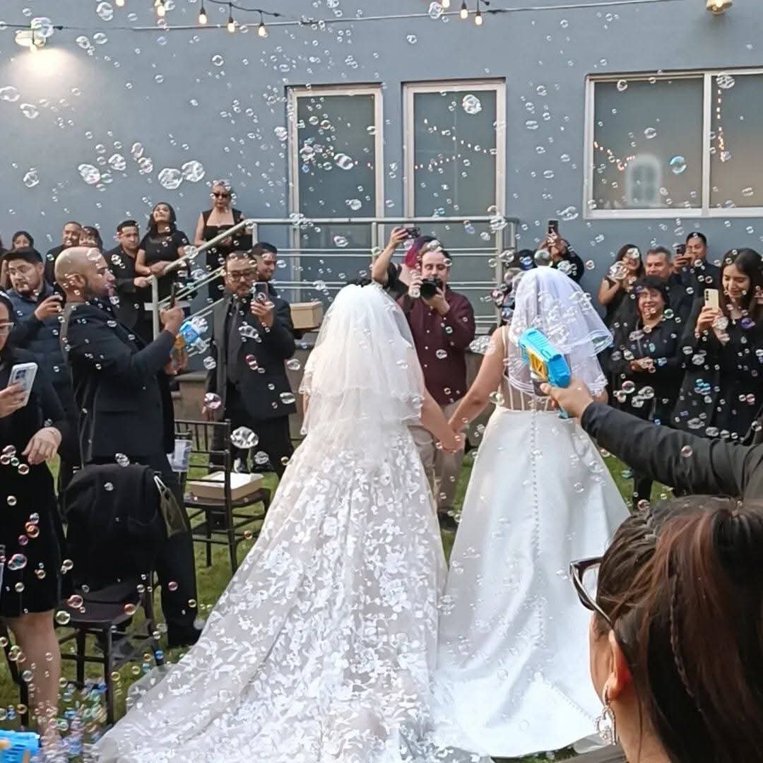 Evento de boda con burbujas
