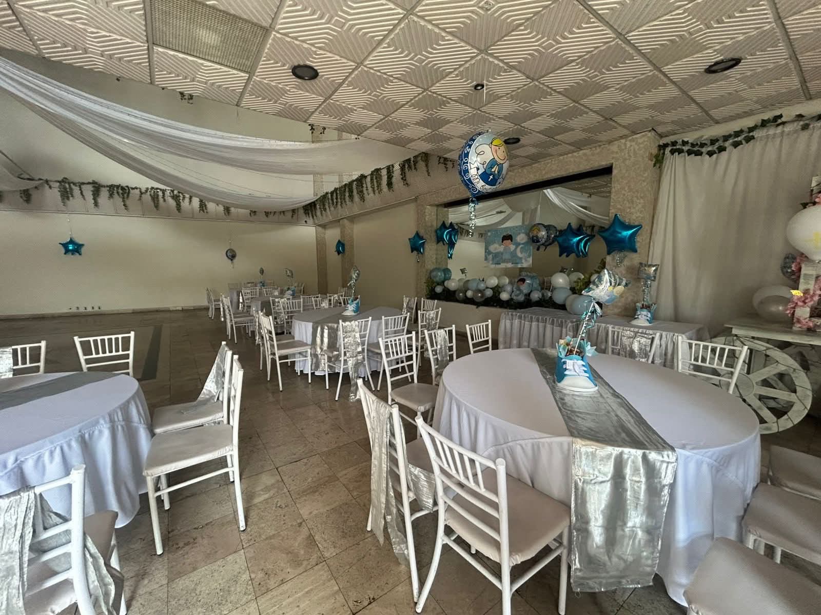 Salón preparado para evento infantil
